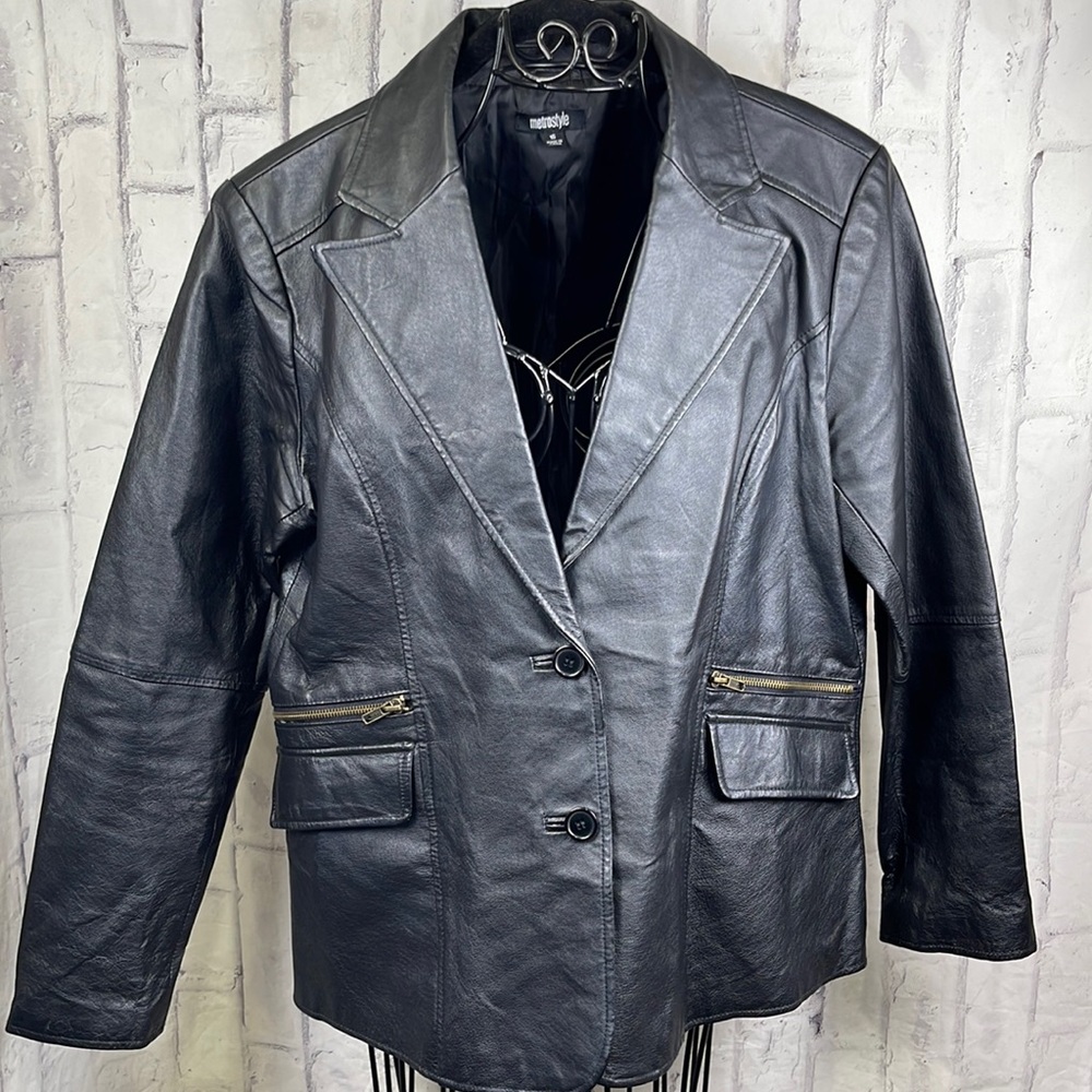 Metrostyle Leather Jacket Vintage 90's 2 Button Wide Lapel Zipper & Flap Pockets